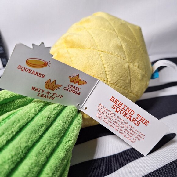 NWT Bark BarkBox Beg -n- Bag Theme with 2 toys and 3 treats - Medium Dogs - Picture 5 of 15